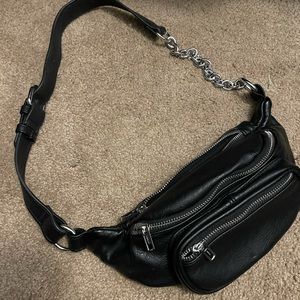 Brandy Melville Fanny pack